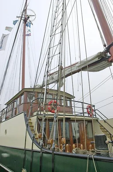 Boat Barkentijn Marjorie Hotel Antwerp Botel