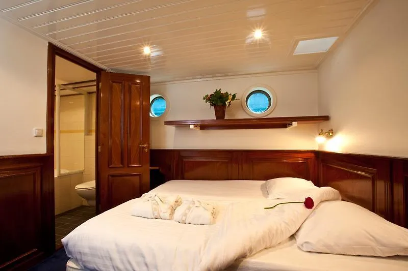 Boat Barkentijn Marjorie Hotel Antwerp