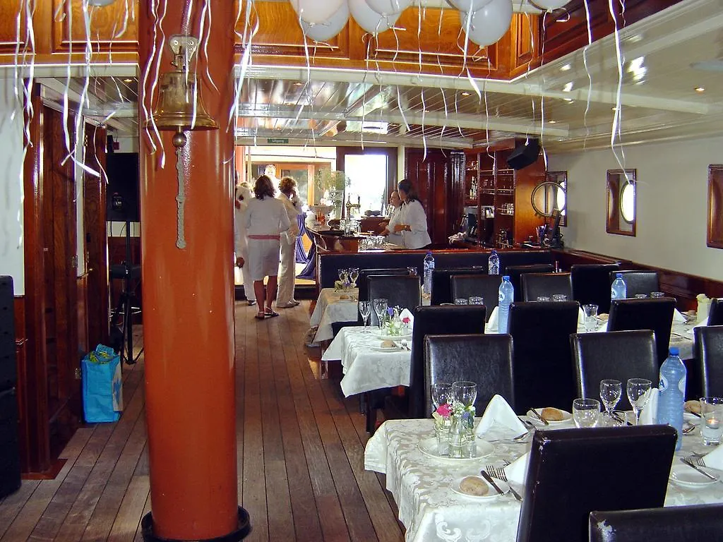 Hotel en barco Hotel Boat Barkentijn Marjorie Amberes